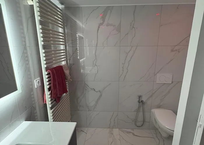 Calme Et Design Avec Grand Jardin Proche Plages Et Pleins D'autres Surprise شقة
